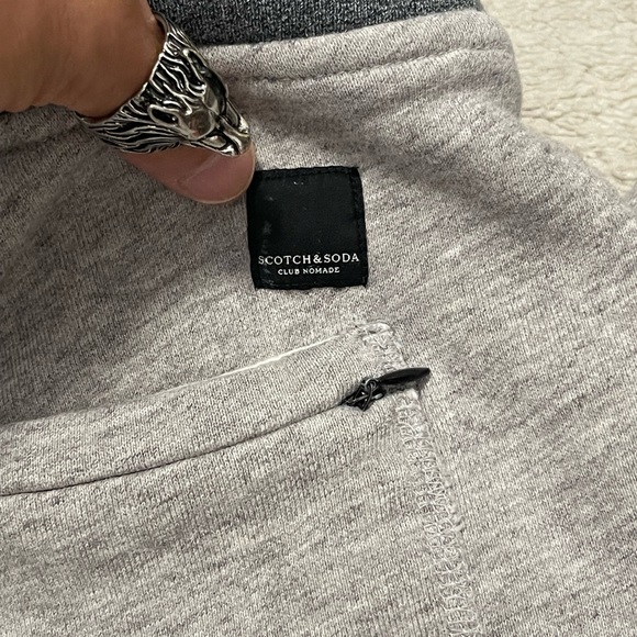 EUC Men’s Small Scotch & Soda Drawstring Joggers With Rear Zipper Pocket In Grey - Picture 6 of 10